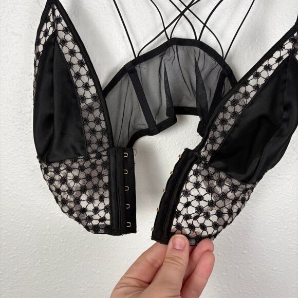 Victoria's Secret Sexy Black starburst Front Corset Bralette Size: M - Picture 6 of 12